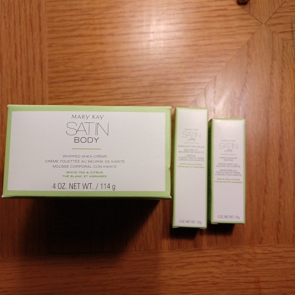 Mary Kay Satin Lip and Body set